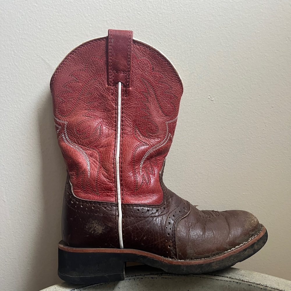 Ariat Red and Brown Cowboy Boots - Picture 6 of 9